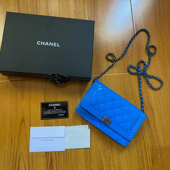 Chanel mini blue quilted bag - Picture 2 of 7